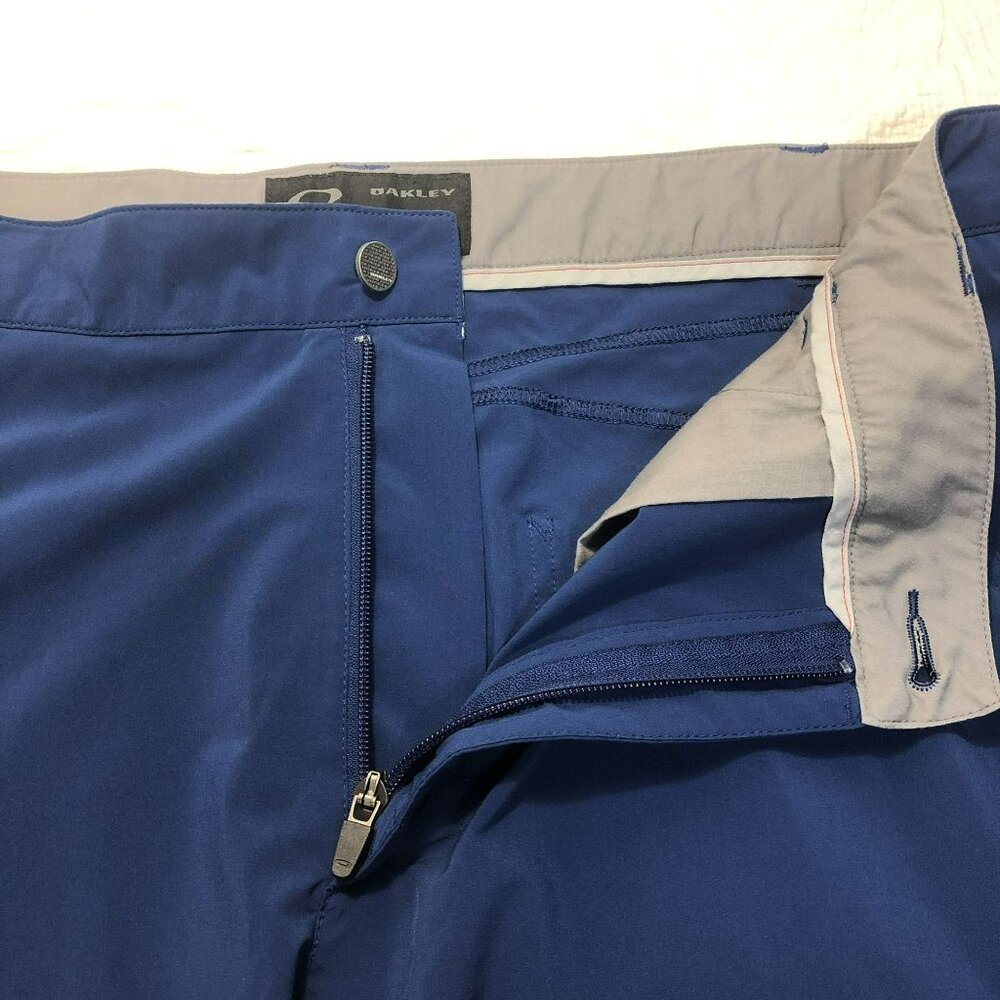 Oakley Shorts Casual Lightweight & Breathable With Pockets Mens Blue Size 38W - Picture 8 of 13
